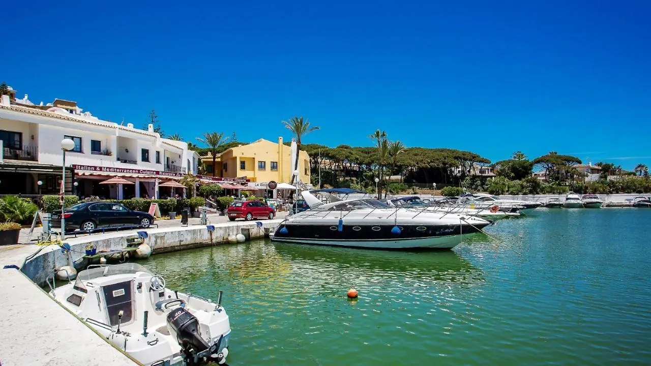 L166 Cabopino Apartment Marbella