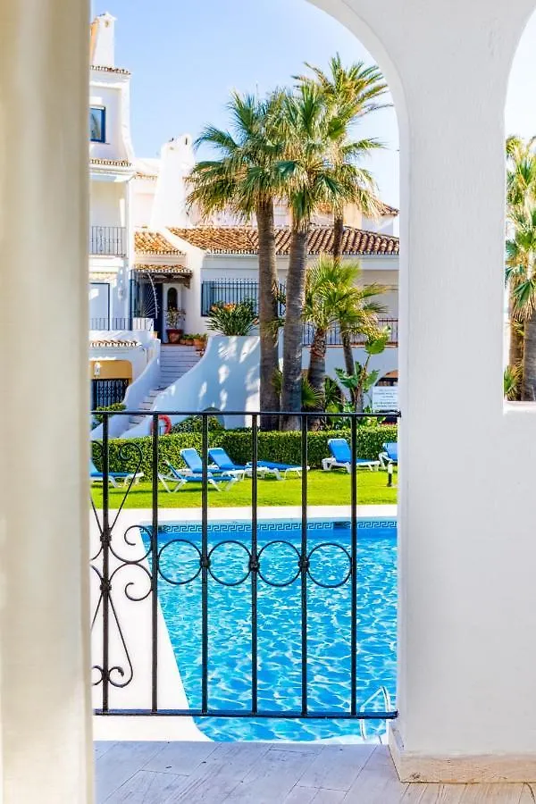 L166 Cabopino Apartment Marbella